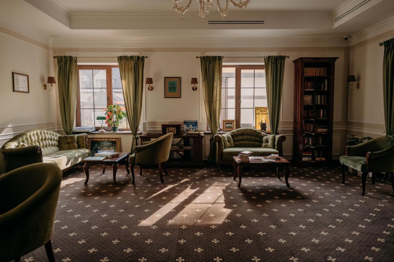 Hotel Zastava Uman Dmytrushky Esterno foto