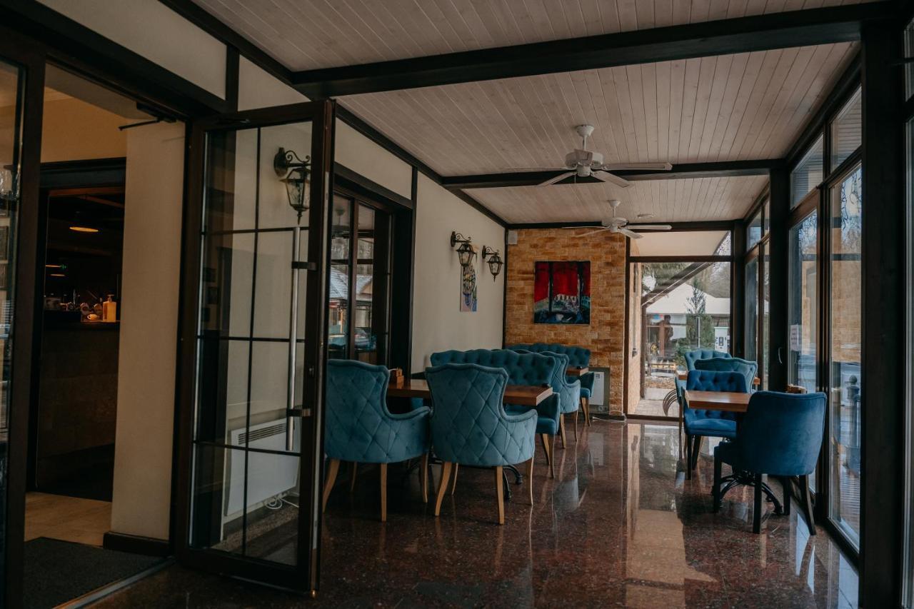Hotel Zastava Uman Dmytrushky Esterno foto