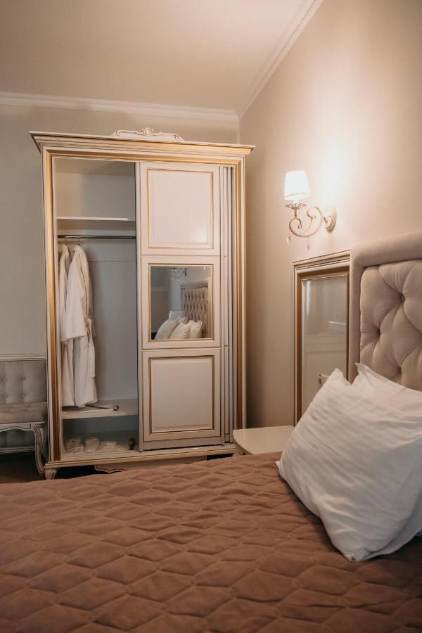 Hotel Zastava Uman Dmytrushky Esterno foto