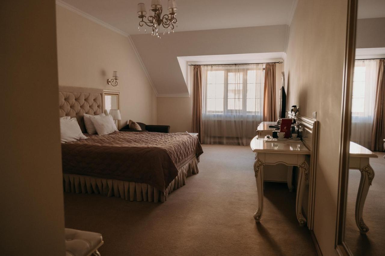 Hotel Zastava Uman Dmytrushky Esterno foto