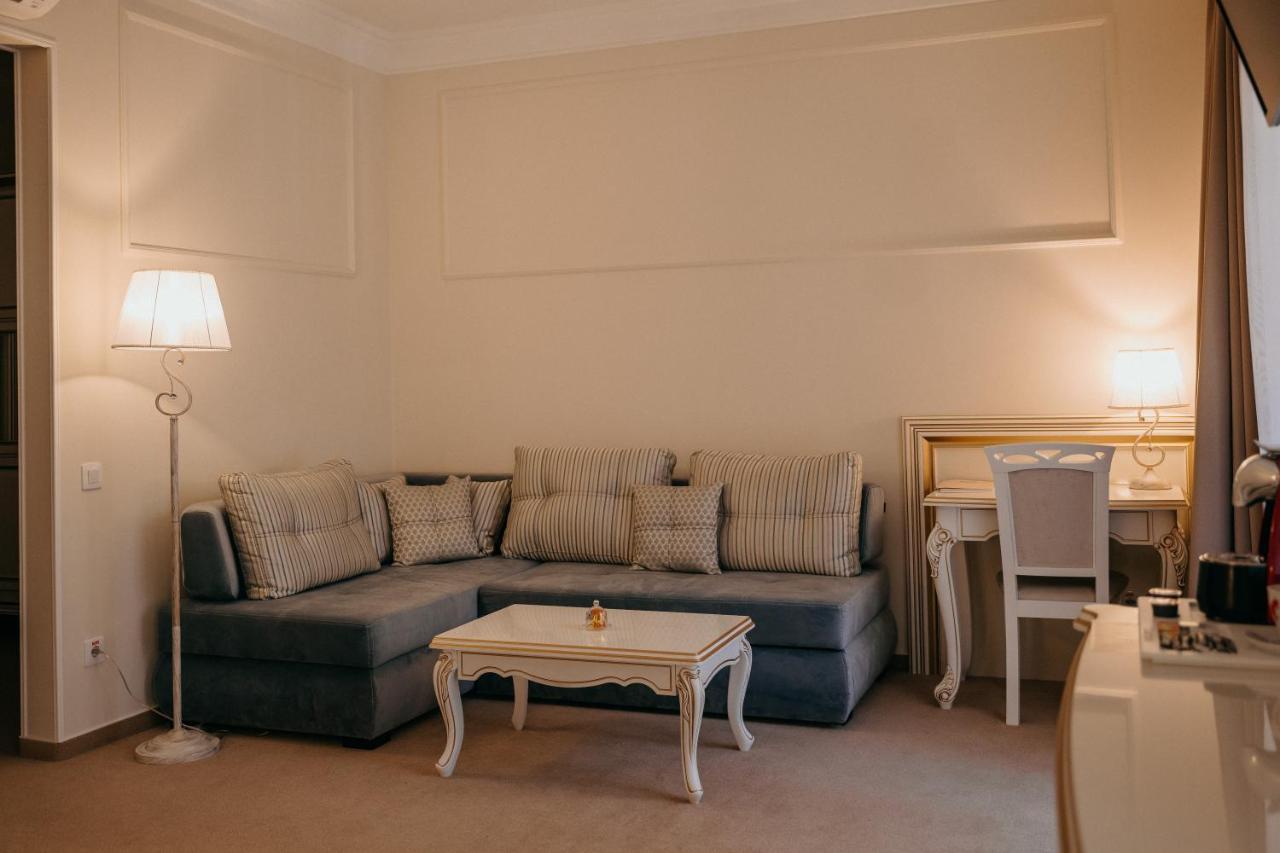 Hotel Zastava Uman Dmytrushky Esterno foto