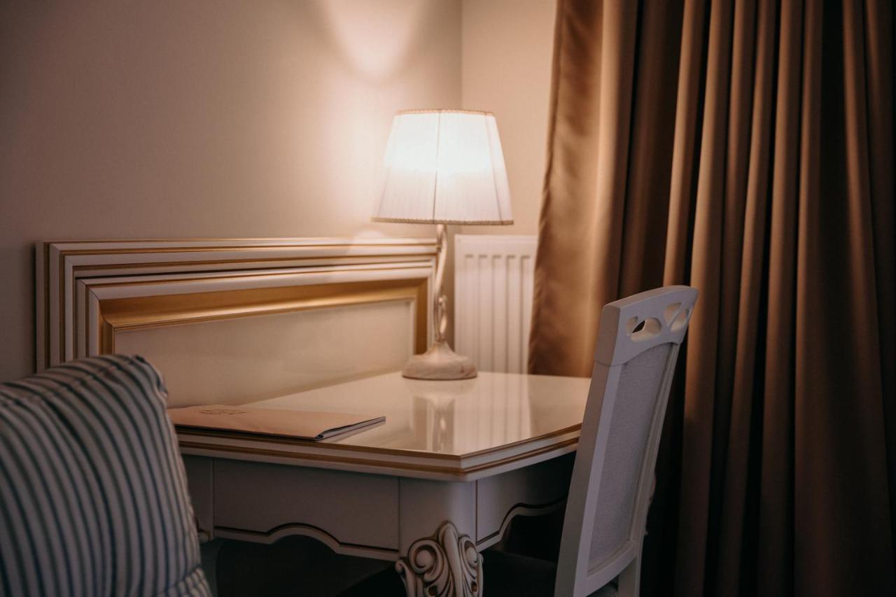 Hotel Zastava Uman Dmytrushky Esterno foto